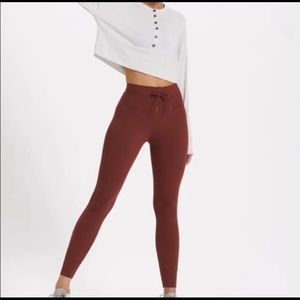 Daily leggings size medium vuori leggings